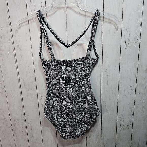 Speedo Women's Size 6 Side Ruched One Piece Swimsuit Black & White Print. - Picture 4 of 6